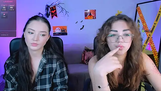 Snapshot of miki-niki chatting on 10/27/25, 01:15 miki-niki online show from 10/27/25, 01:15