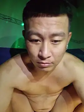 ducpham6565 online show from 12/19/25, 10:00