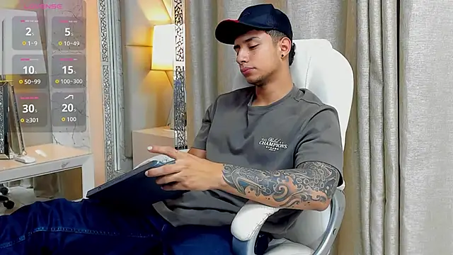 Snapshot of jaze_bradley chatting on 10/11/25, 11:42 jaze bradley online show from 10/11/25, 11:42