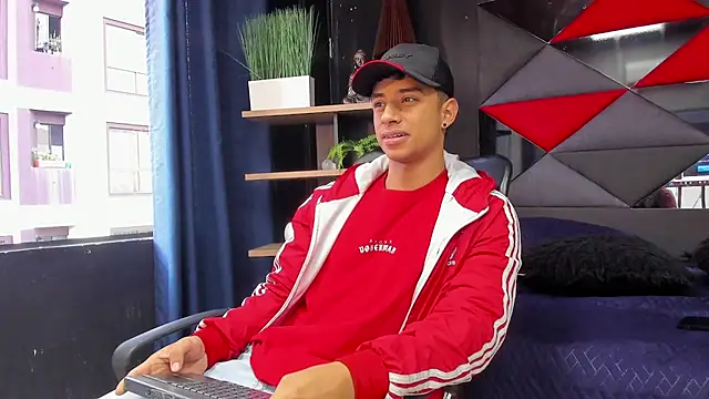 Snapshot of jaze_bradley chatting on 11/21/25, 11:20 jaze bradley online show from 11/21/25, 11:20