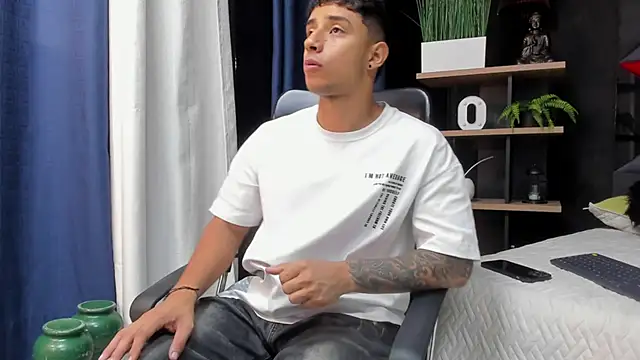 Snapshot of jaze_bradley chatting on 12/01/25, 11:26 jaze bradley online show from 12/01/25, 11:26