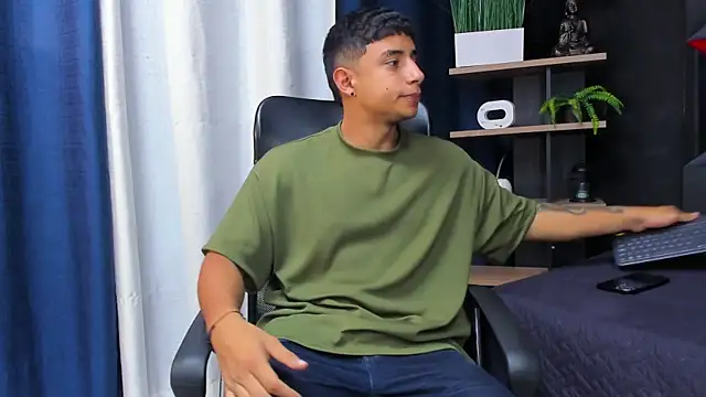 Snapshot of jaze_bradley chatting on 12/02/25, 11:26 jaze bradley online show from 12/02/25, 11:26