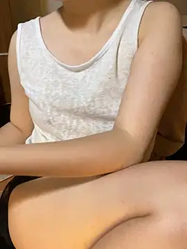 Snapshot of _kween23 chatting on 09/29/25, 03:50 kween23 online show from 09/29/25, 03:50