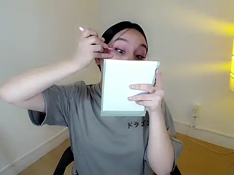 Snapshot of holly_tabby chatting on 01/10/26, 09:16 holly tabby online show from 01/10/26, 09:16