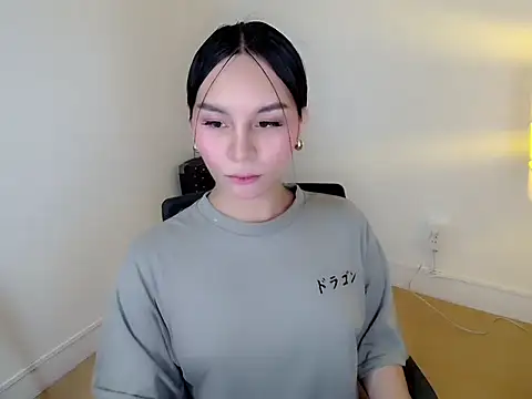 Snapshot of holly_tabby chatting on 02/06/26, 04:50 holly tabby online show from 02/06/26, 04:50