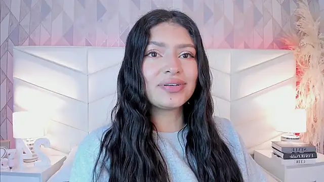 Snapshot of victoria___jonnes chatting on 10/03/25, 12:35 victoria jonnes online show from 10/03/25, 12:35