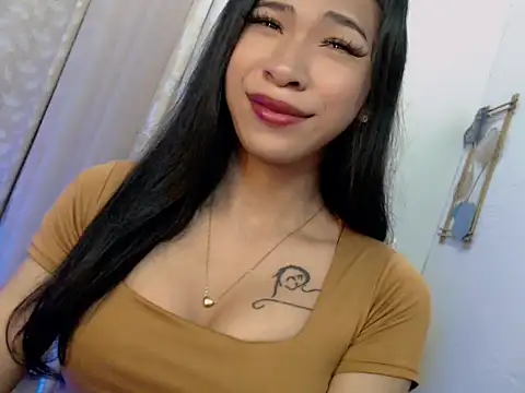 Snapshot of Annaloula chatting on 03/12/26, 04:02 Annaloula online show from 03/12/26, 04:02