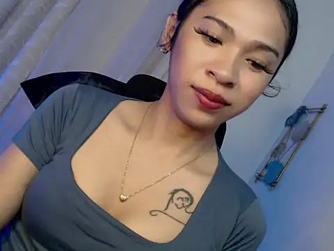 Snapshot of Annaloula chatting on 03/21/26, 06:44 Annaloula online show from 03/21/26, 06:44