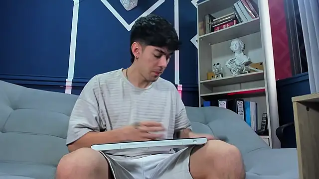 etham wolf  online show from 11/12/25, 12:27