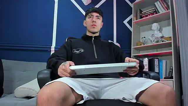 etham wolf  online show from 11/18/25, 12:31