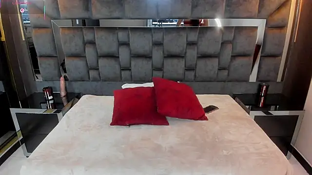 AndieJones  online show from 09/11/25, 01:11