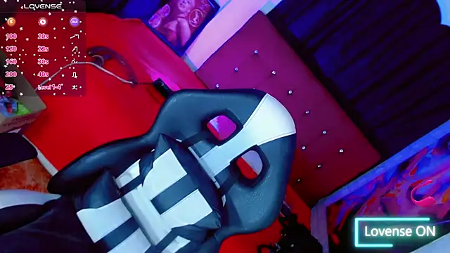 Yareth Rouss  online show from 12/20/25, 11:01