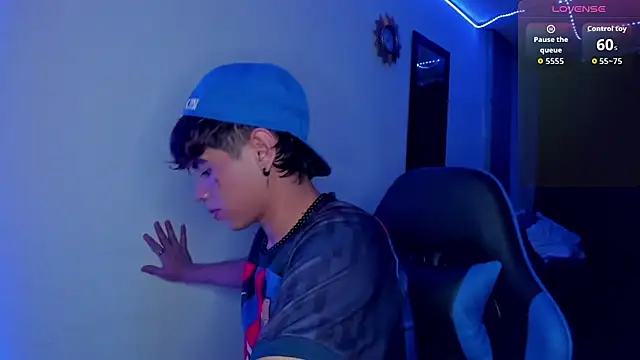 Snapshot of Jostin18 chatting on 11/05/25, 12:38 Jostin18 online show from 11/05/25, 12:38