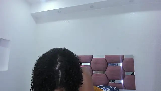 MiiaSmith   online show from 11/20/25, 09:14