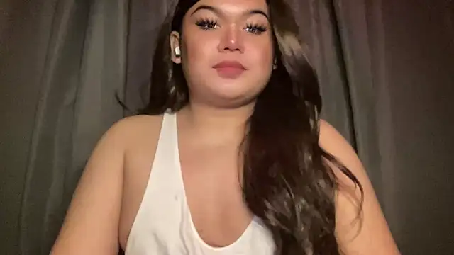 Snapshot of RedHead_Thalia chatting on 02/18/26, 06:26 RedHead Thalia online show from 02/18/26, 06:26