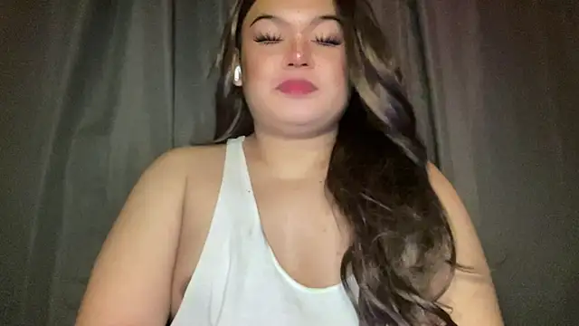 Snapshot of RedHead_Thalia chatting on 02/28/26, 11:06 RedHead Thalia online show from 02/28/26, 11:06