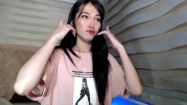 Snapshot of lovelychanel69xx chatting on 10/05/25, 11:02 lovelychanel69xx online show from 10/05/25, 11:02