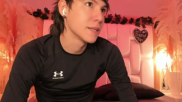 Daphne And Roger online show from 02/28/26, 11:11