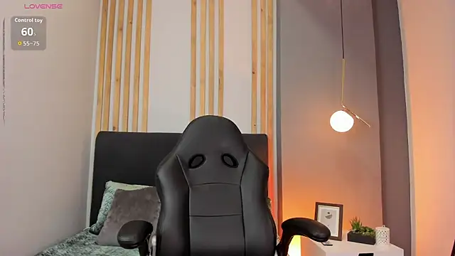 ivy collins  online show from 10/24/25, 09:44