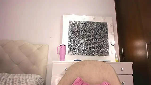 lina quinn online show from 07/02/26, 03:23