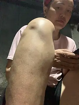 Snapshot of May125 chatting on 04/12/26, 03:28 May125 online show from 04/12/26, 03:28