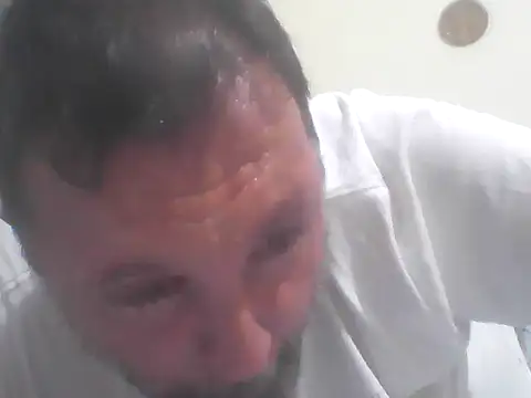 Snapshot of Luised80 chatting on 04/10/26, 08:46 Luised80 online show from 04/10/26, 08:46