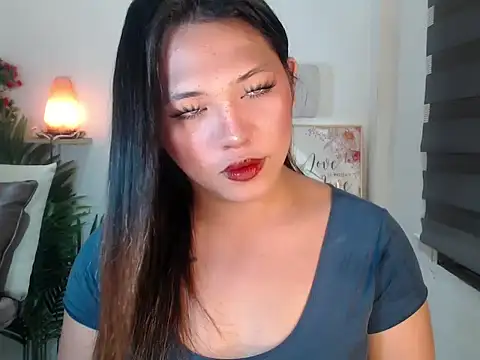Snapshot of scarlett_brownx69 chatting on 05/28/26, 04:32 scarlett brownx69 online show from 05/28/26, 04:32