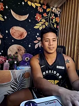 Snapshot of mr_dave chatting on 12/20/25, 07:10 mr dave online show from 12/20/25, 07:10