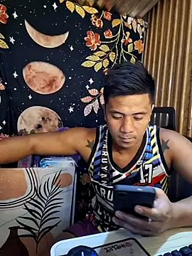 Snapshot of mr_dave chatting on 12/21/25, 07:15 mr dave online show from 12/21/25, 07:15