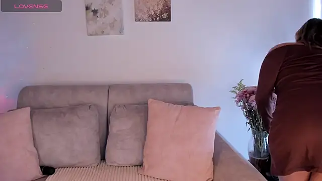 Estrer collins online show from 09/16/25, 07:15