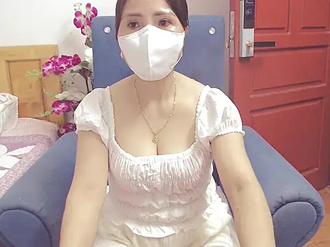 ruby 8x online show from 09/17/25, 11:45