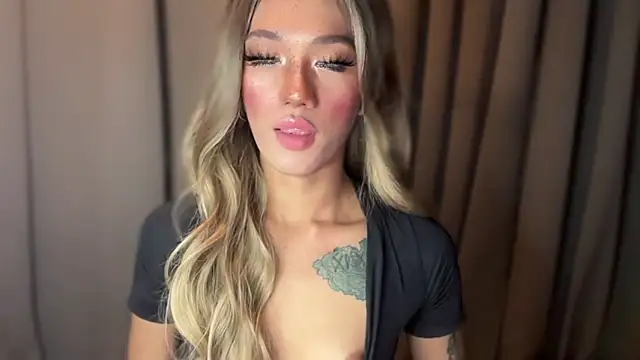 Lust-sluttymira online show from 10/11/25, 04:44