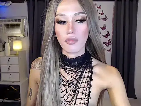 Lust-sluttymira online show from 04/11/26, 03:16