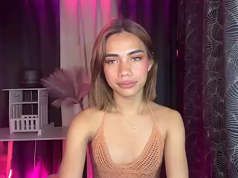 Lovelynikki03 online show from 10/20/25, 06:52