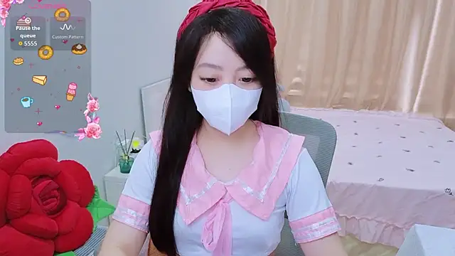 Snapshot of -MinaYoung- chatting on 10/14/25, 08:04 -MinaYoung- online show from 10/14/25, 08:04