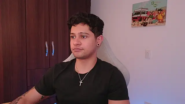 Snapshot of domsantiago_ chatting on 09/18/25, 01:18 domsantiago  online show from 09/18/25, 01:18
