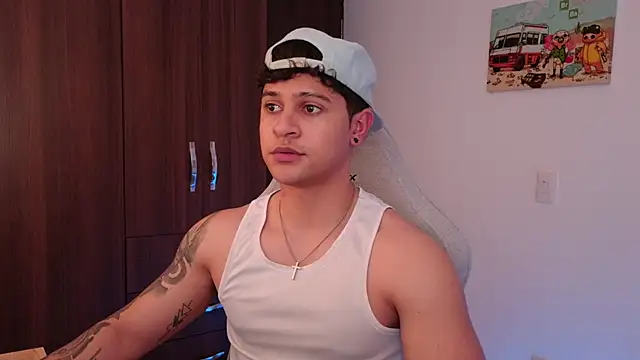 Snapshot of domsantiago_ chatting on 09/20/25, 02:01 domsantiago  online show from 09/20/25, 02:01