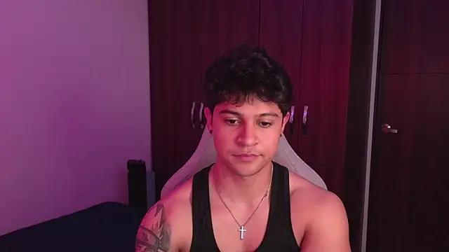 Snapshot of domsantiago_ chatting on 10/02/25, 02:07 domsantiago  online show from 10/02/25, 02:07
