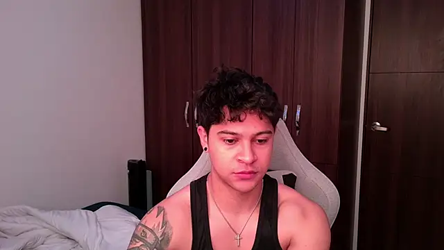 Snapshot of domsantiago_ chatting on 10/02/25, 02:57 domsantiago  online show from 10/02/25, 02:57