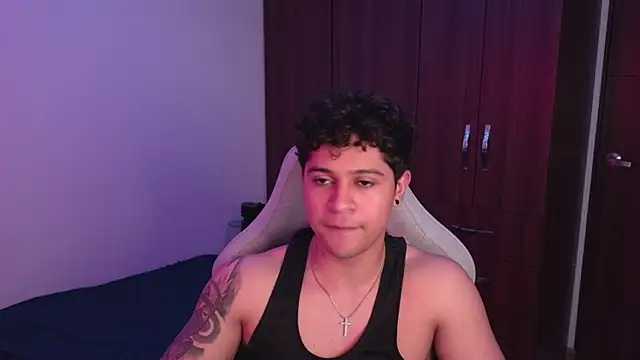 Snapshot of domsantiago_ chatting on 10/06/25, 03:26 domsantiago  online show from 10/06/25, 03:26