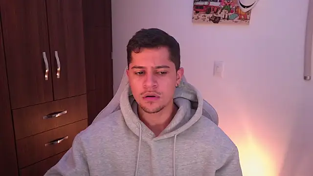 domsantiago  online show from 11/04/25, 01:59