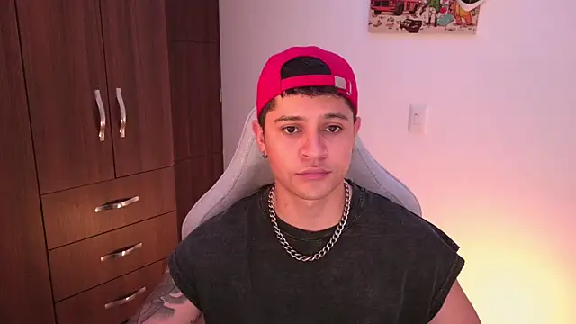 domsantiago  online show from 11/07/25, 02:00