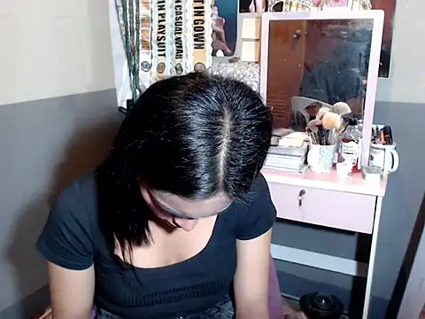 miya khali online show from 10/28/25, 05:15