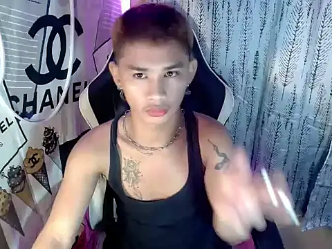 Snapshot of asianhardcock25 chatting on 12/16/25, 08:36 asianhardcock25 online show from 12/16/25, 08:36