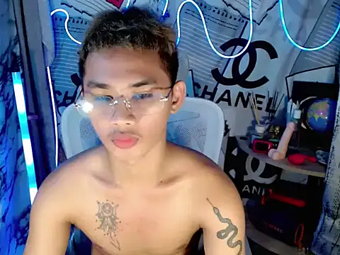 Snapshot of asianhardcock25 chatting on 02/03/26, 06:40 asianhardcock25 online show from 02/03/26, 06:40