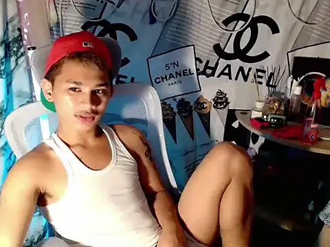 Snapshot of asianhardcock25 chatting on 02/05/26, 03:11 asianhardcock25 online show from 02/05/26, 03:11