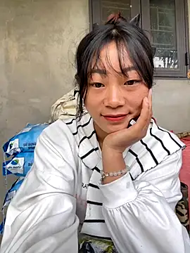 Snapshot of isaaa5 chatting on 10/12/25, 04:33 isaaa5 online show from 10/12/25, 04:33