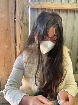 Snapshot of isaaa5 chatting on 11/25/25, 05:51 isaaa5 online show from 11/25/25, 05:51