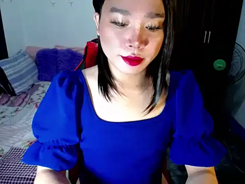 Urassiansweetcummer online show from 09/23/25, 01:52