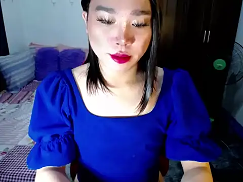 Urassiansweetcummer online show from 09/24/25, 02:04